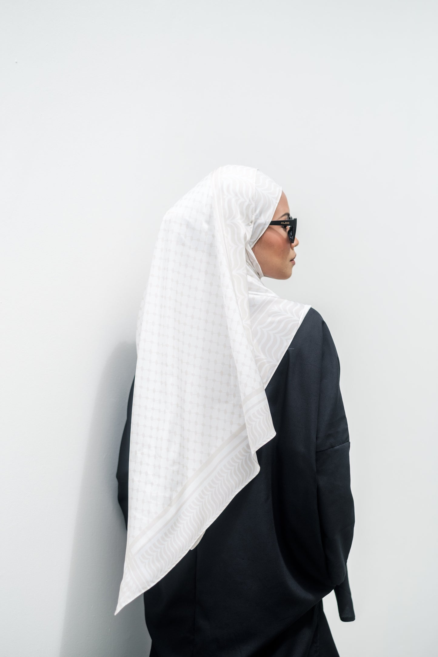 Ghutra Shawl in Cloud