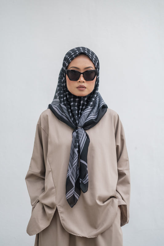 Ghutra Scarf in Black