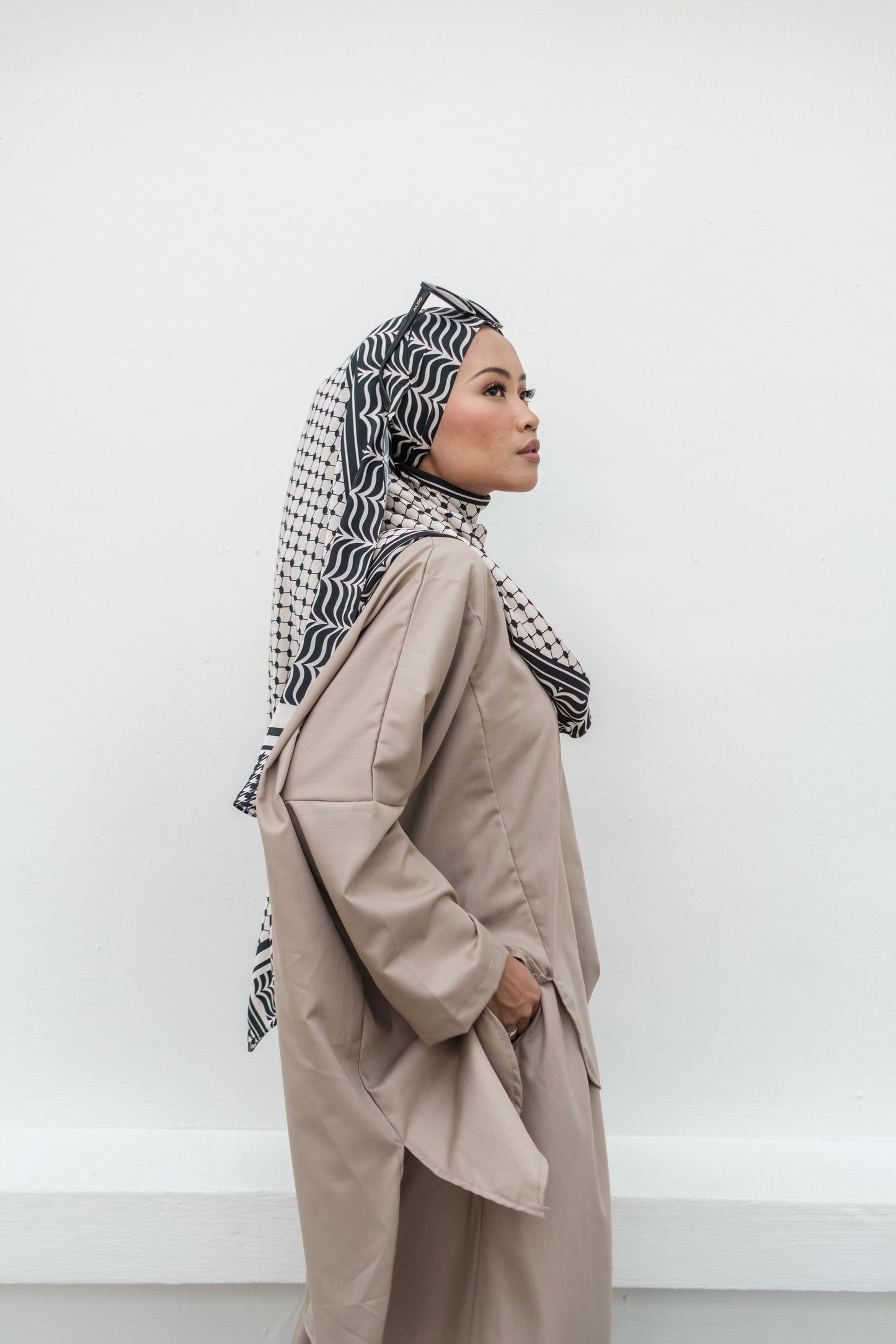 Ghutra Shawl in Sand