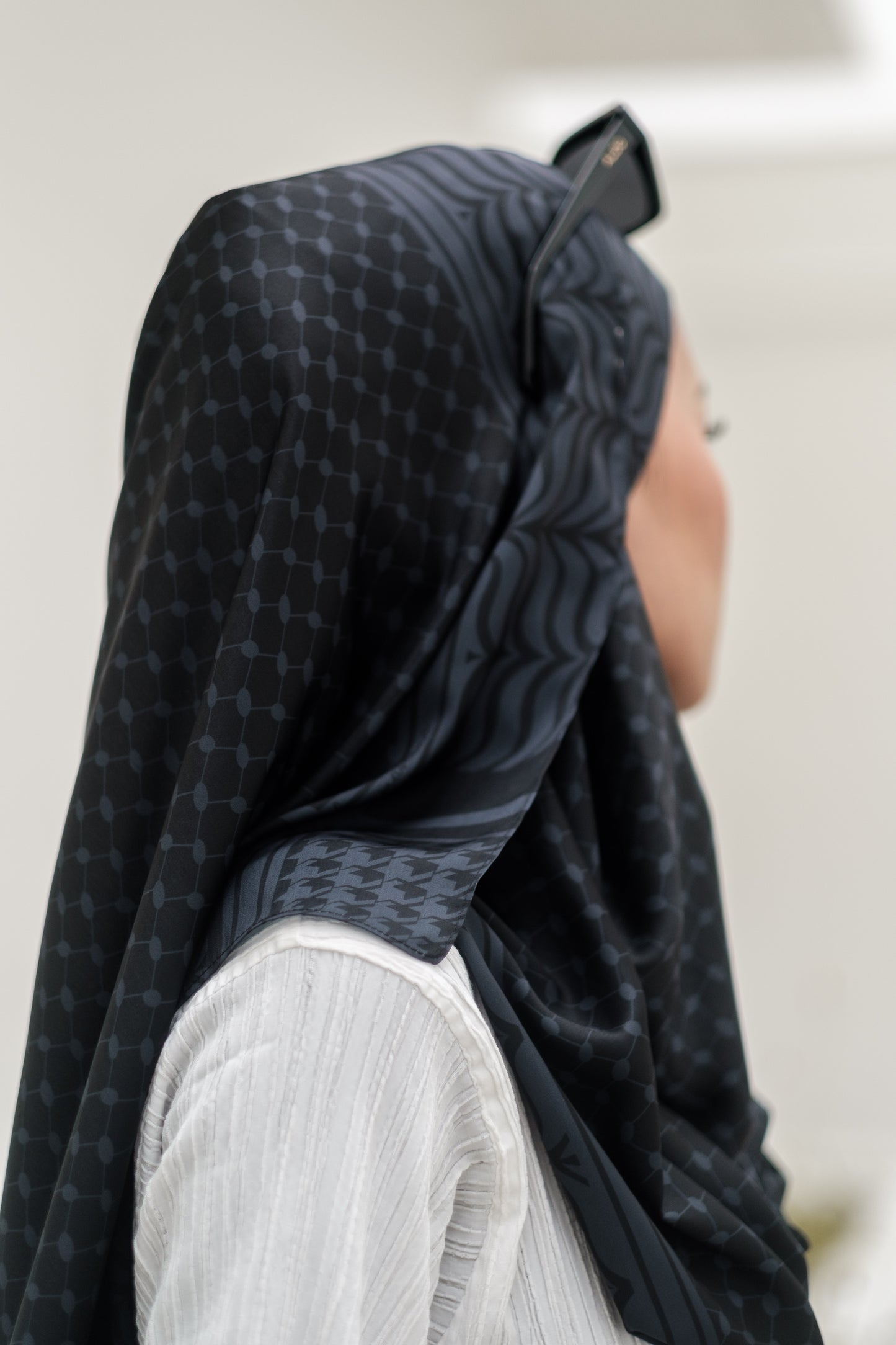 Ghutra Shawl in Eclipse