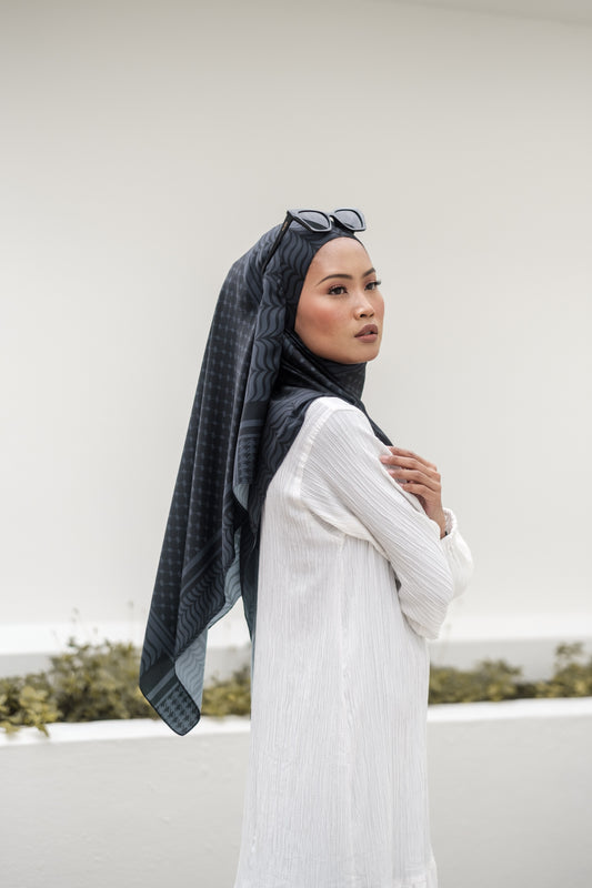 Ghutra Shawl in Eclipse