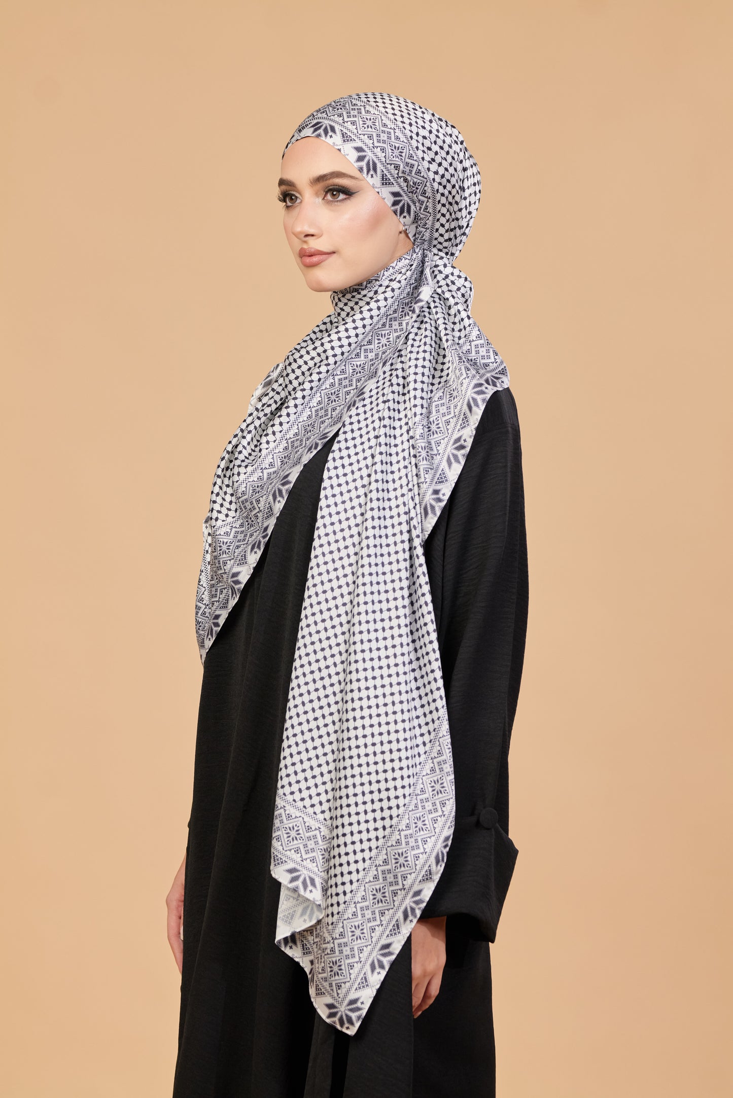 Tatreez Shawl in White
