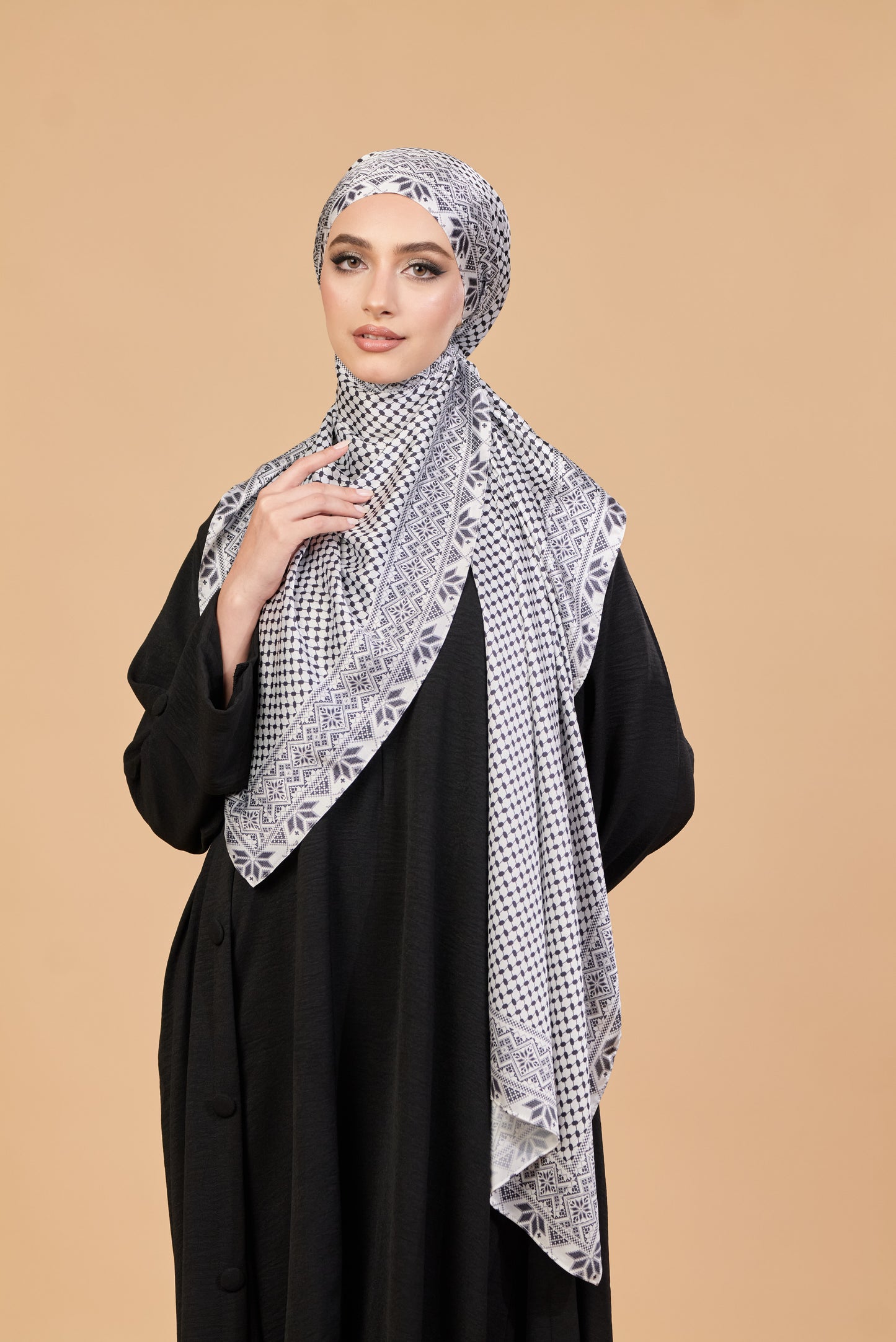 Tatreez Shawl in White